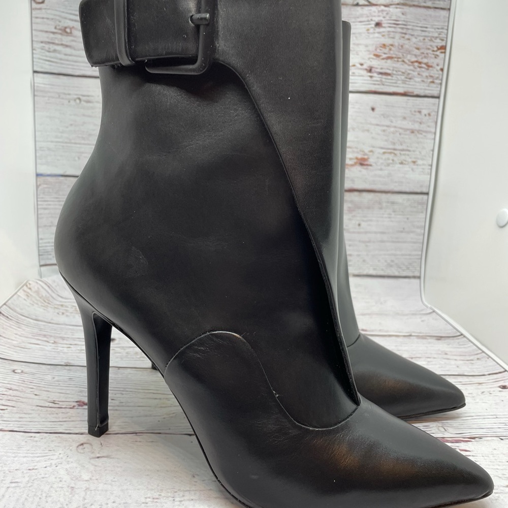 Brand new with box Pour La Victoire boots Carrigan Black Size 7 M